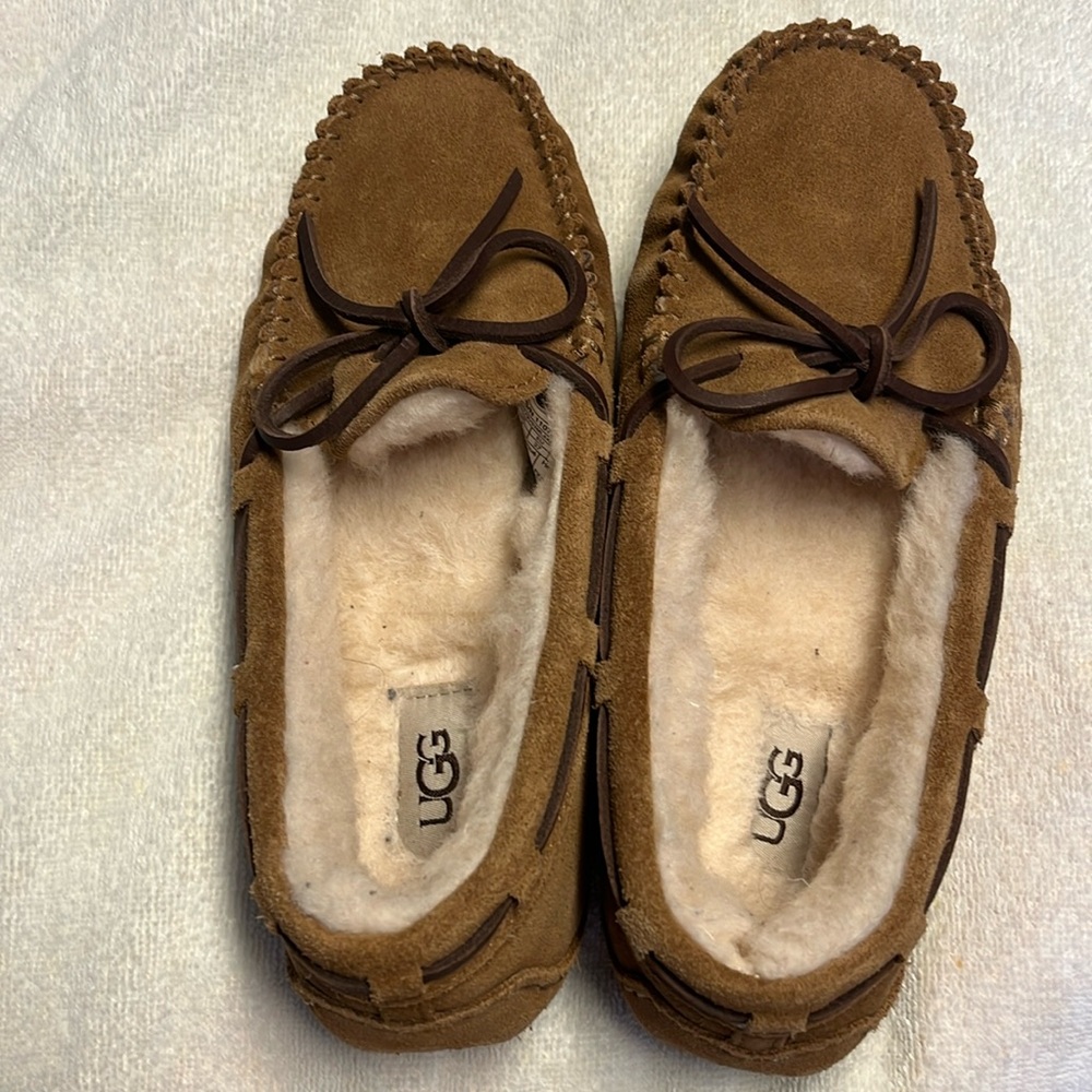 UGG moccasins size US women’s 6